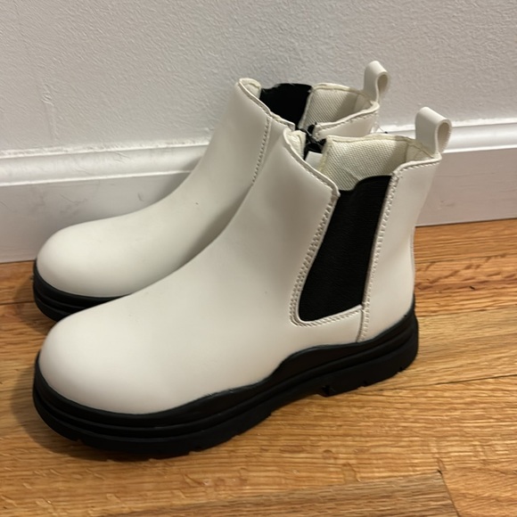 Hawkwell Boots - Picture 3 of 4